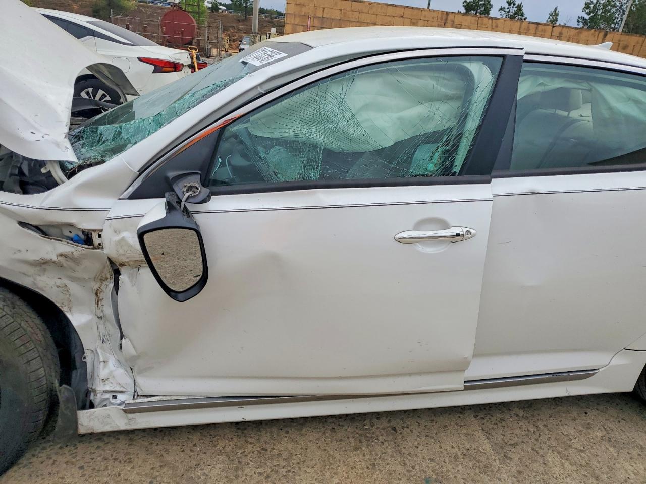 2015 KIA OPTIMA HYBRID GL - Middle-low
