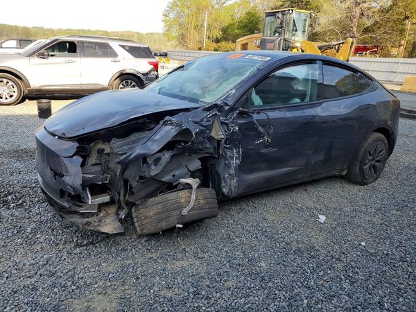 2025 TESLA MODEL Y — DSFA — Front 3/4