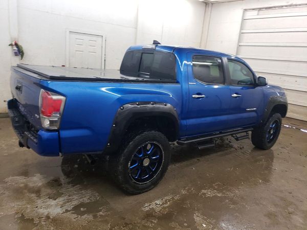 2017 TOYOTA TACOMA