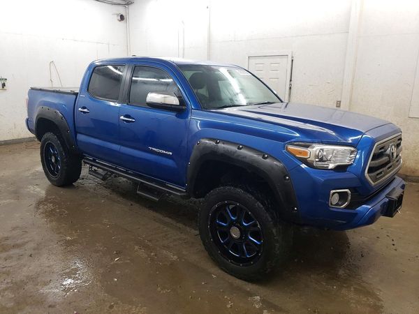 2017 TOYOTA TACOMA