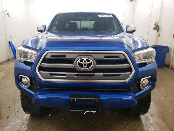 2017 TOYOTA TACOMA