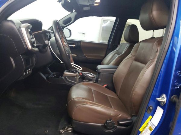 2017 TOYOTA TACOMA