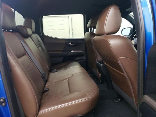 2017 TOYOTA TACOMA