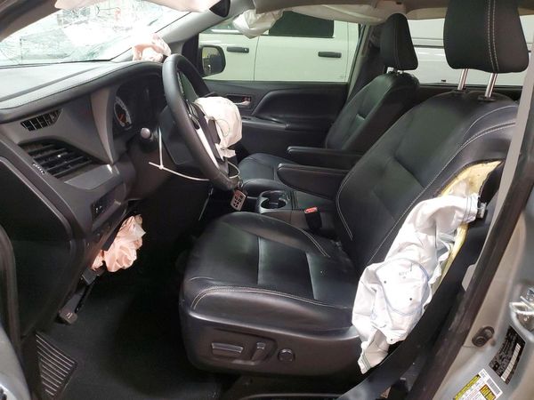 2020 TOYOTA SIENNA S grade — DENT