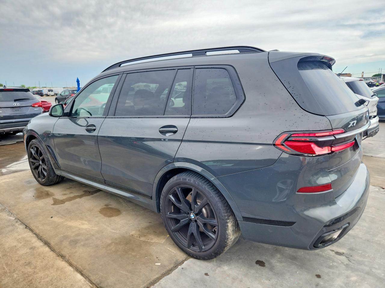 2024 BMW X7