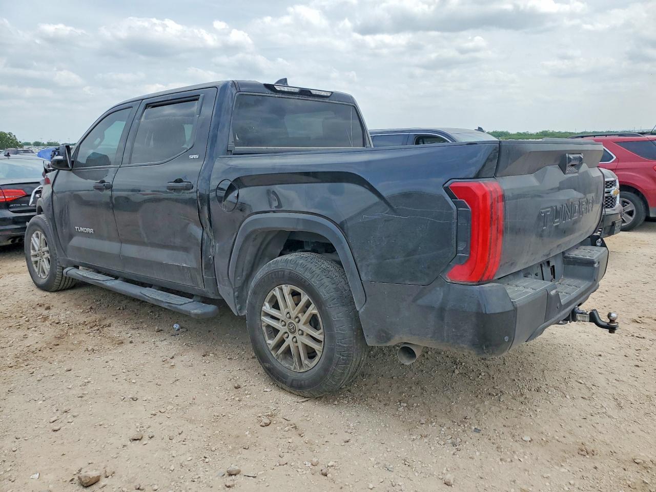 2022 TOYOTA TUNDRA SR5