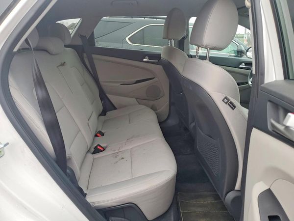 2019 HYUNDAI TUCSON SE