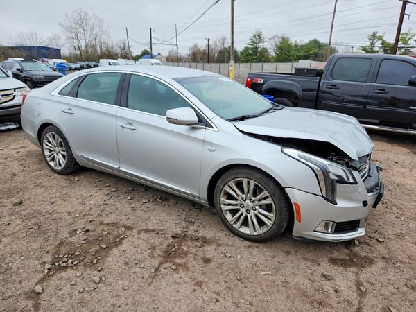 2018 CADILLAC XTS Luxury — Passenger 3/4