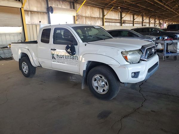 2015 TOYOTA TACOMA