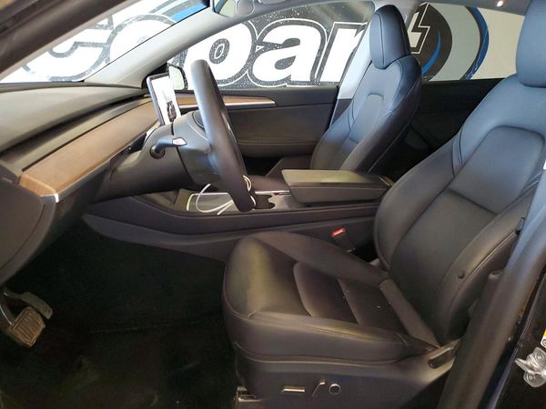 2025 TESLA MODEL Y