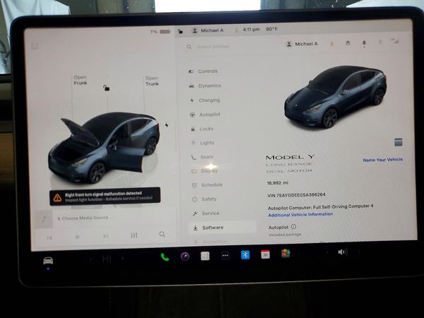 2025 TESLA MODEL Y