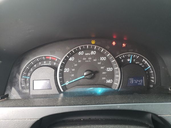2012 TOYOTA CAMRY