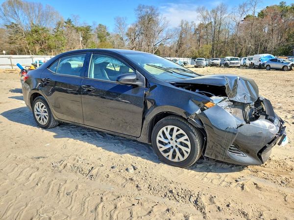 2017 TOYOTA COROLLA — Passenger 3/4