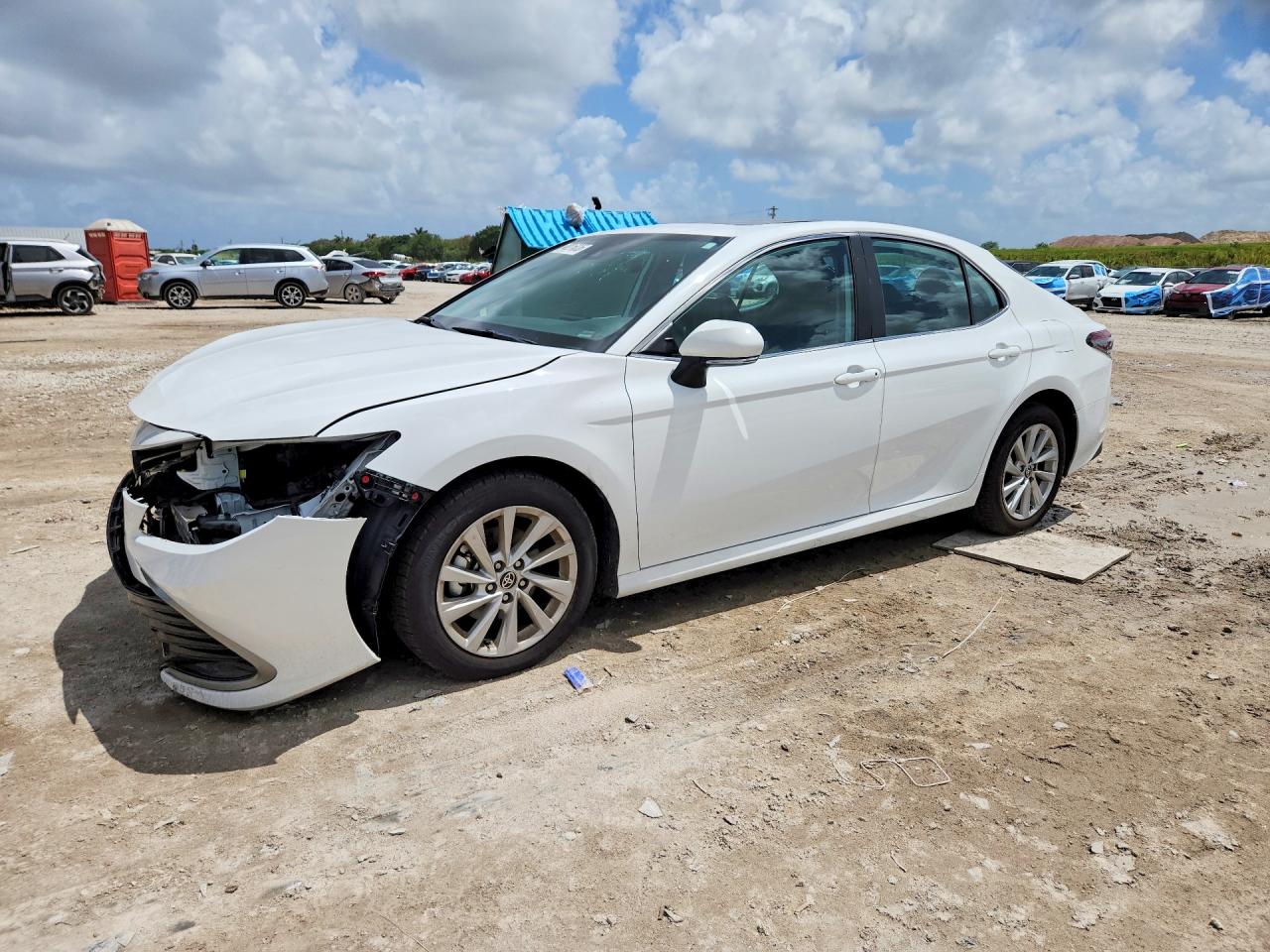 2024 TOYOTA CAMRY