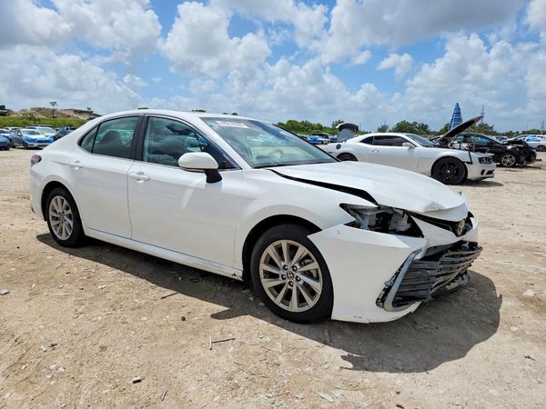 2024 TOYOTA CAMRY