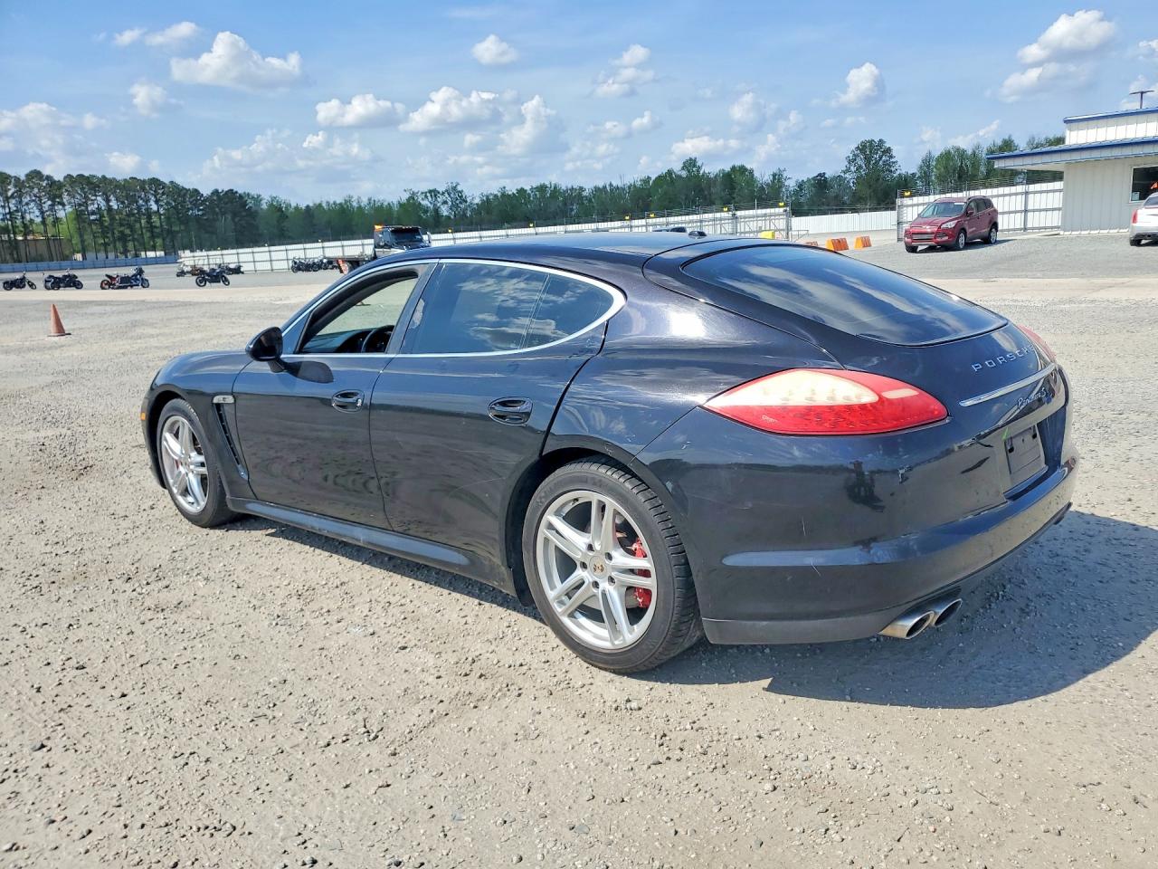 2013 PORSCHE PANAMERA S (2WD), 4S (4WD)