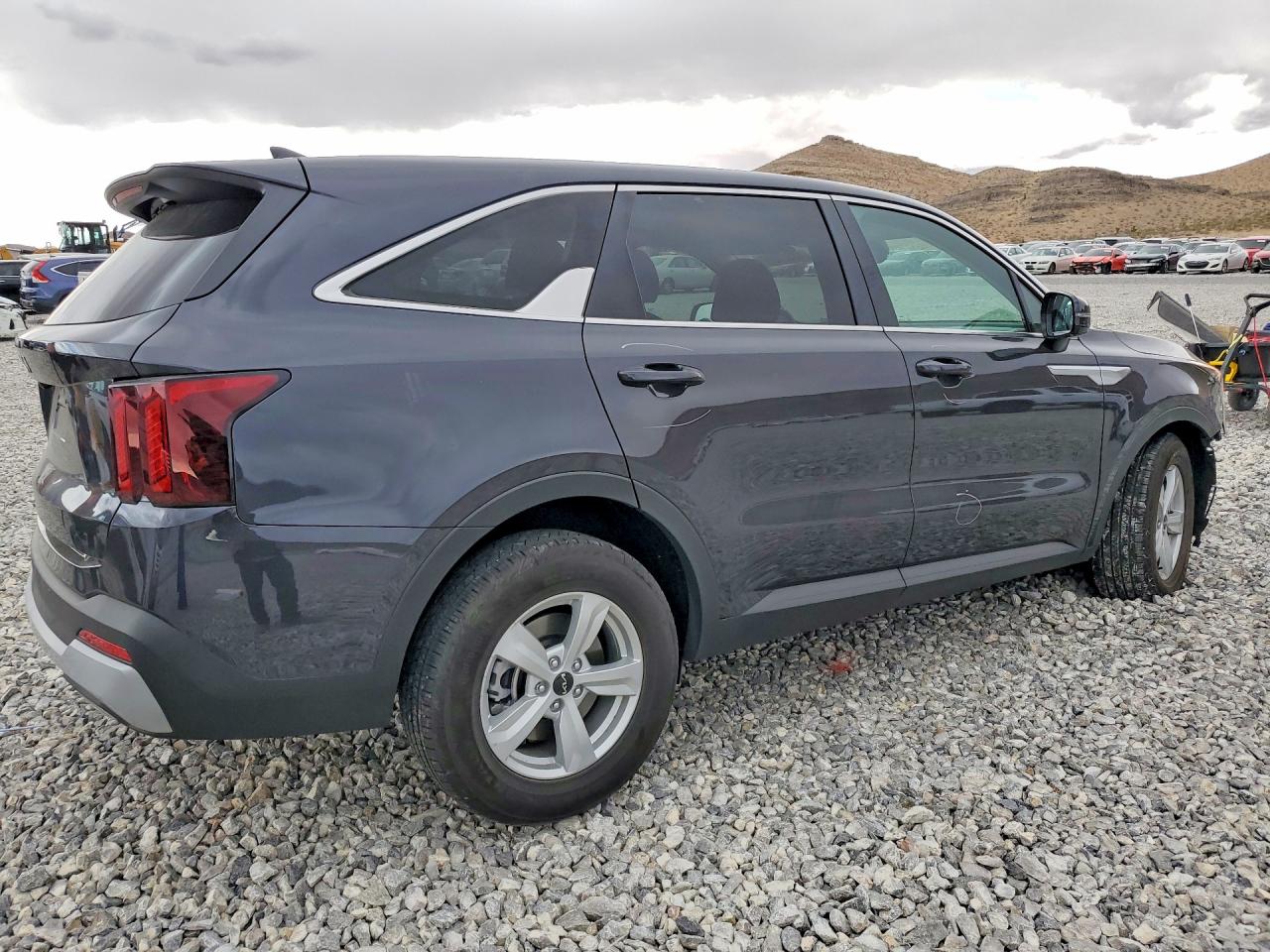 2025 KIA SORENTO LX