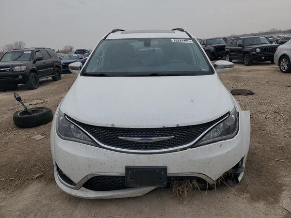 2017 CHRYSLER PACIFICA
