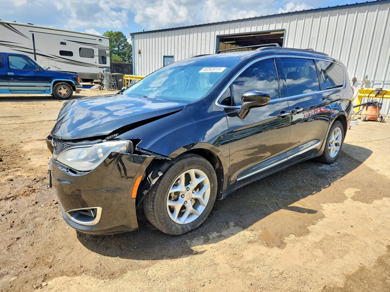 2017 CHRYSLER PACIFICA