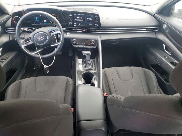 2024 HYUNDAI ELANTRA SEL w/Convenience Pkg
