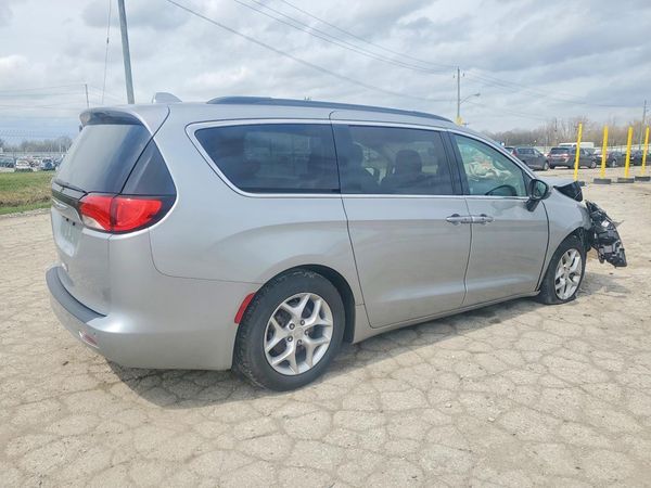 2018 CHRYSLER PACIFICA Touring