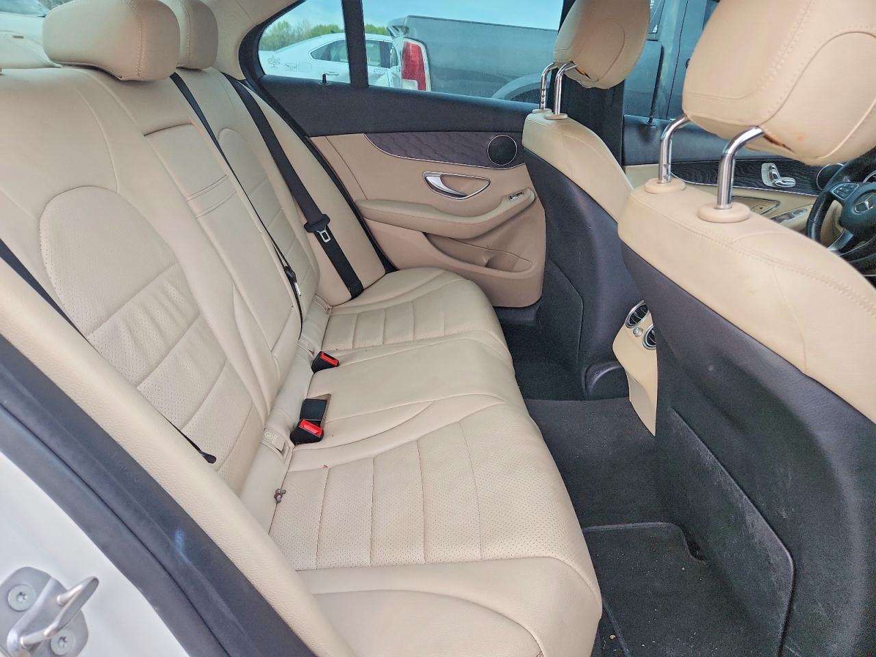 2016 MERCEDES-BENZ C C300