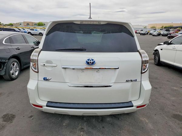 2014 TOYOTA RAV4 High — DIRR