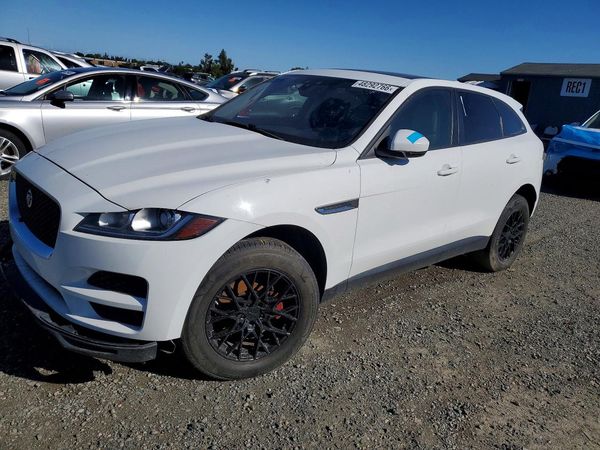 2017 JAGUAR F-PACE Base — Front 3/4