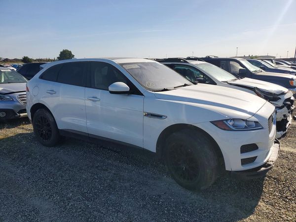 2017 JAGUAR F-PACE Base — Passenger 3/4