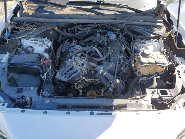 2017 JAGUAR F-PACE Base — Engine bay