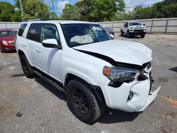 2022 TOYOTA 4RUNNER SR5