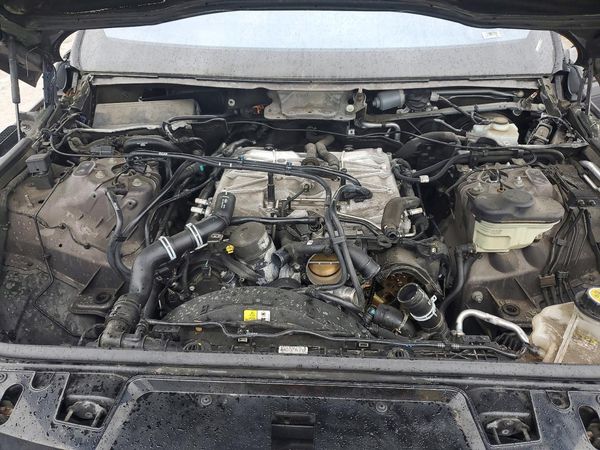 2016 LAND ROVER RANGEROVER — Engine bay