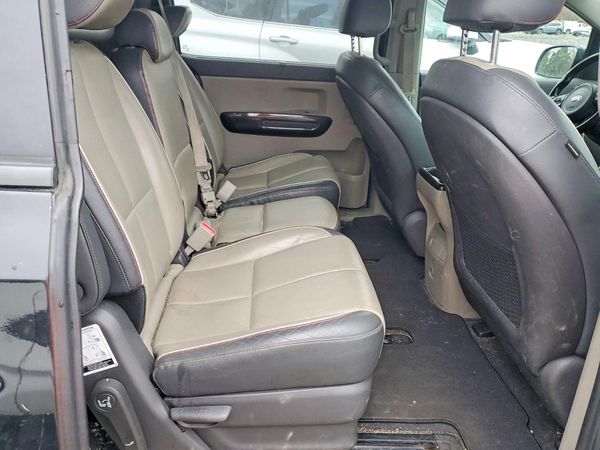 2016 KIA SEDONA