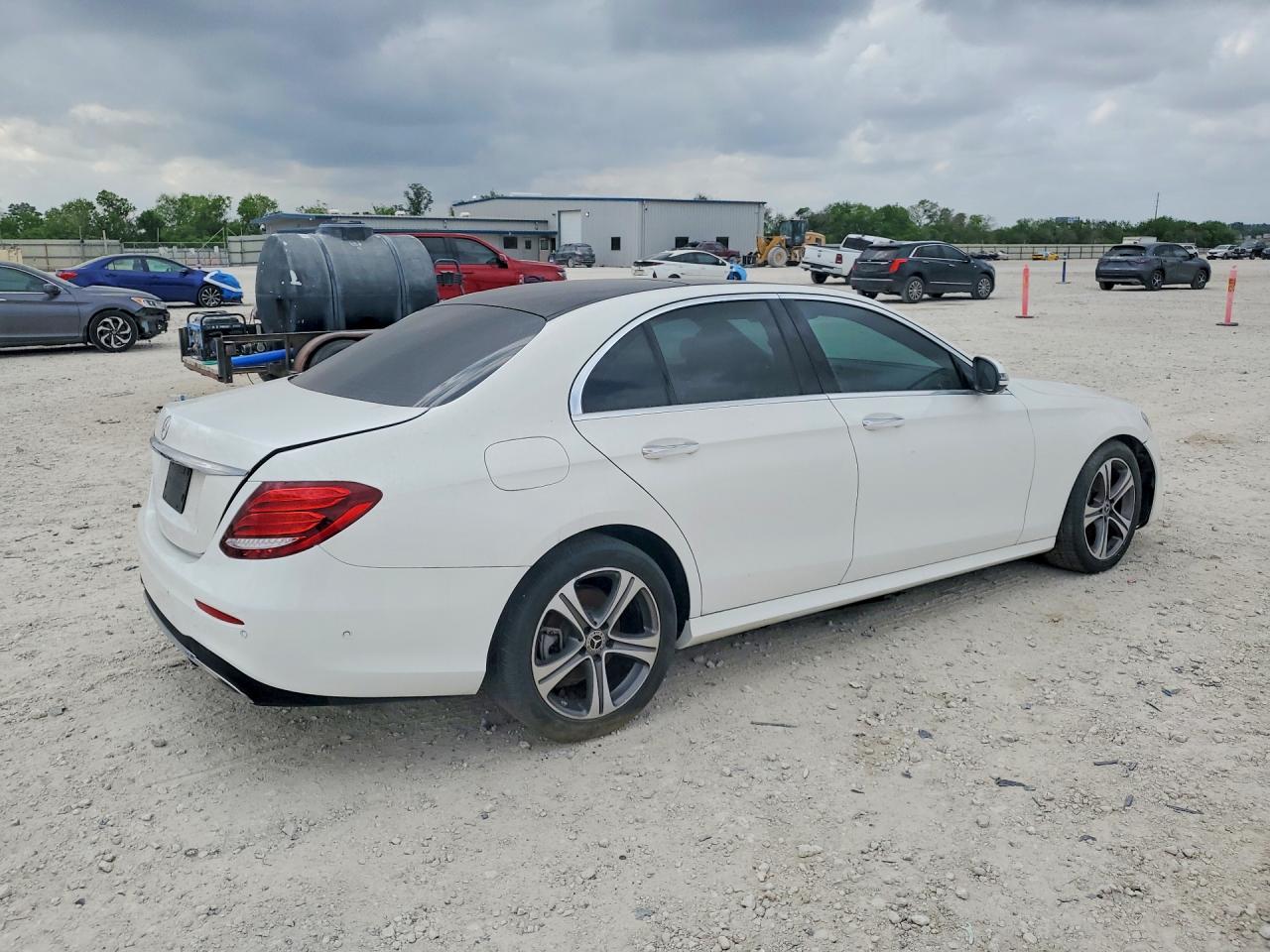 2019 MERCEDES-BENZ E E300