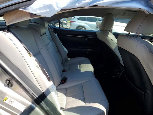 2018 LEXUS ES 300H