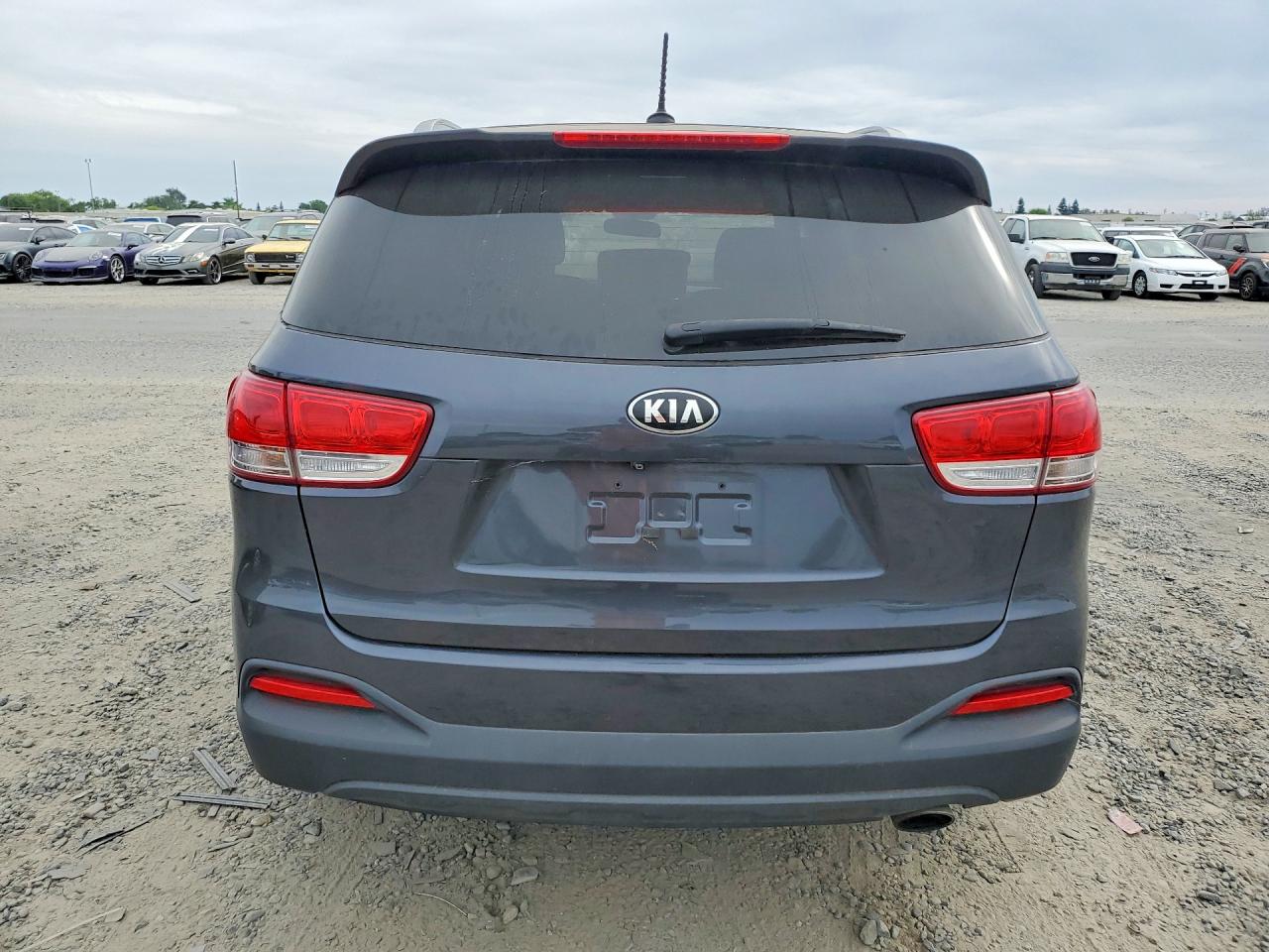 2017 KIA SORENTO L, LX