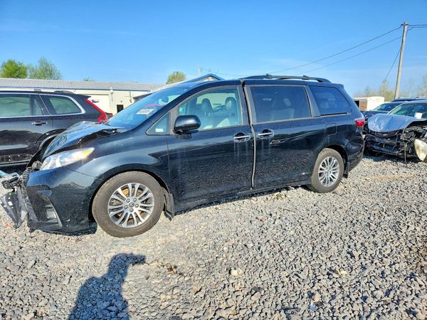 2020 TOYOTA SIENNA Q grade