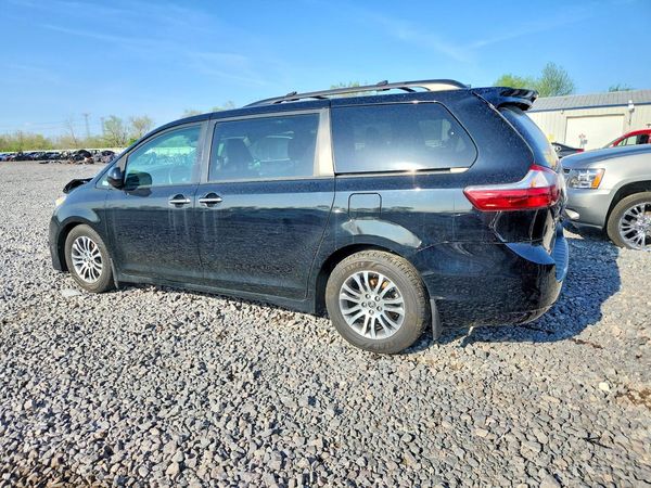 2020 TOYOTA SIENNA Q grade