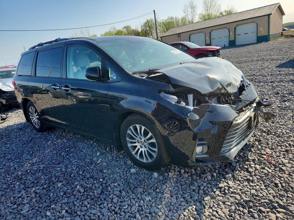 2020 TOYOTA SIENNA Q grade