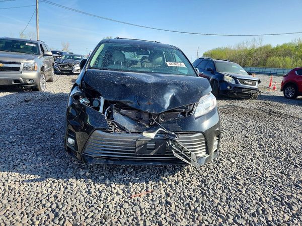 2020 TOYOTA SIENNA Q grade