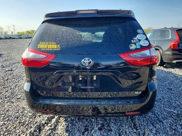 2020 TOYOTA SIENNA Q grade