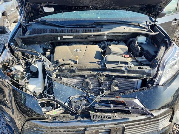 2020 TOYOTA SIENNA Q grade
