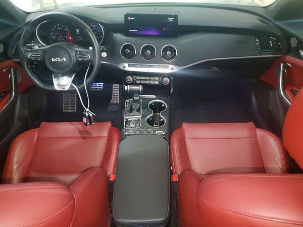 2022 KIA STINGER GT-Line
