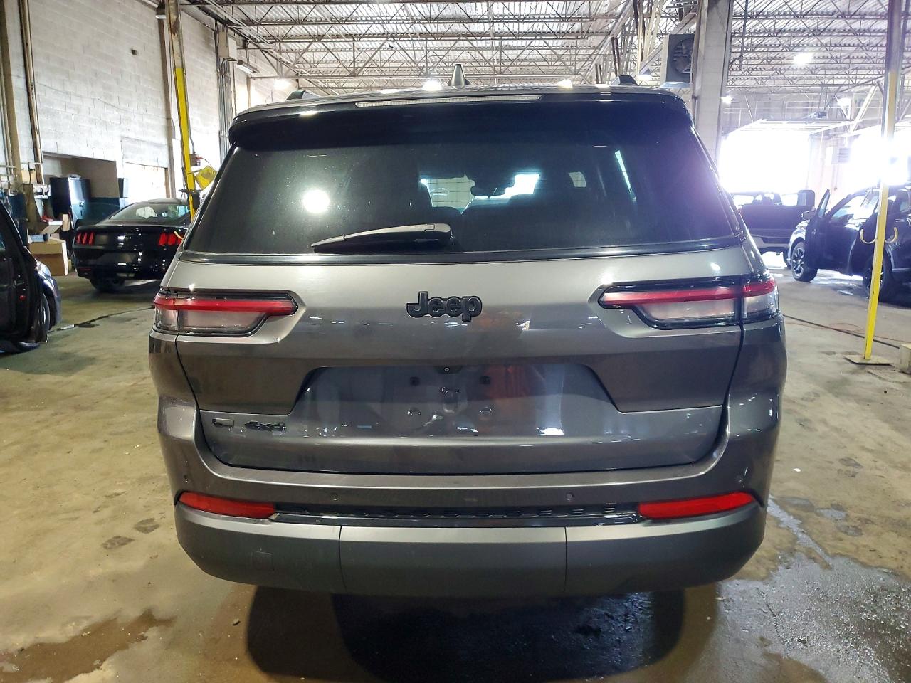 2022 JEEP GRAND CHEROKEE L LAREDO 4X4