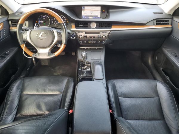 2013 LEXUS ES 300h