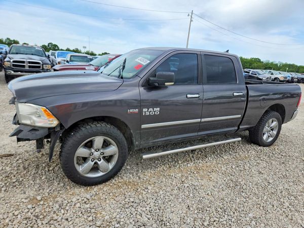 2015 RAM 1500 SLT