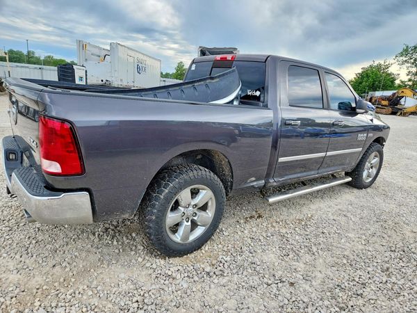 2015 RAM 1500 SLT