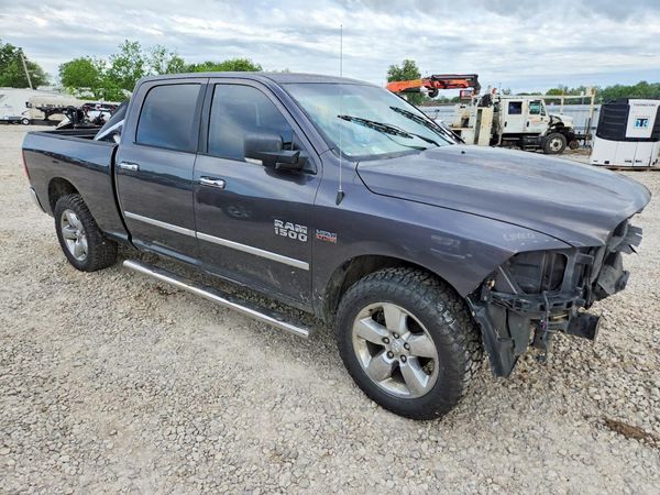 2015 RAM 1500 SLT