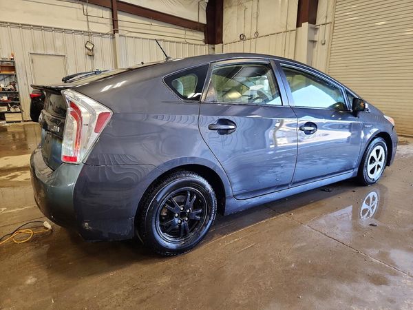 2015 TOYOTA PRIUS