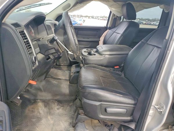 2016 RAM 1500 ST CREW CAB 4X4